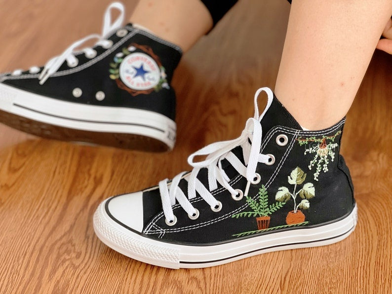Indoor Plant Shelf Converse Embroidery