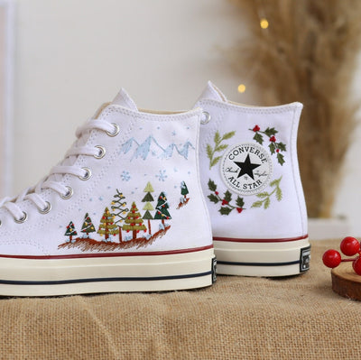 Sneakers Embroidered with Christmas Motifs