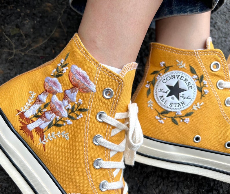 Converse High Tops Mushrooms Embroidered