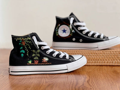 Indoor Plant Shelf Converse Embroidery