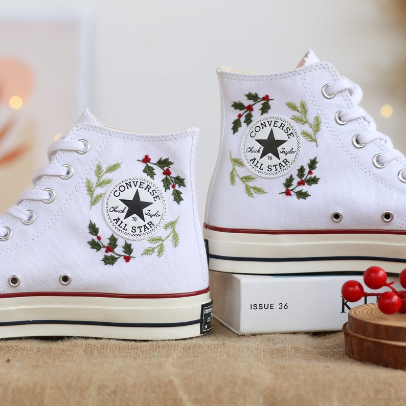 Sneakers Embroidered with Christmas Motifs