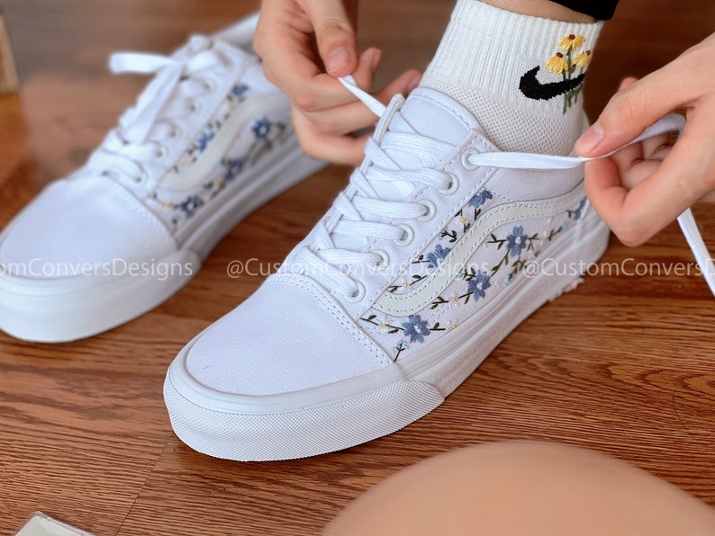 Embroidered Vans Blue Chrysanthemum