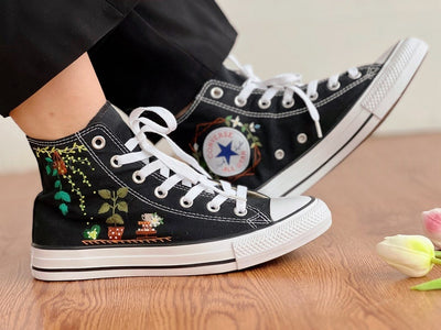 Indoor Plant Shelf Converse Embroidery