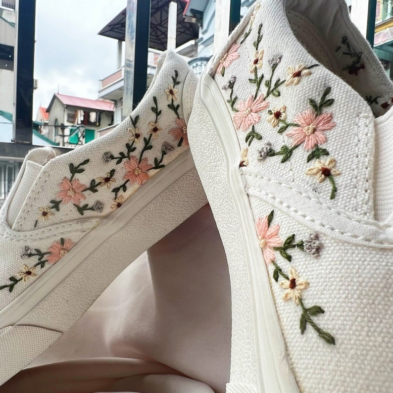 Pastel Daisy Slip-On Converse Embroidery