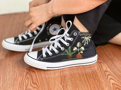 Indoor Plant Shelf Converse Embroidery