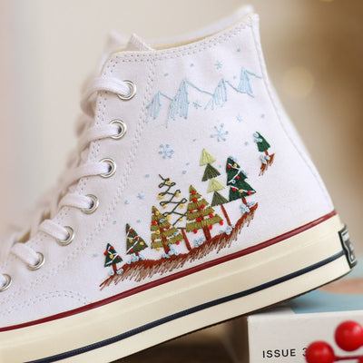 Sneakers Embroidered with Christmas Motifs