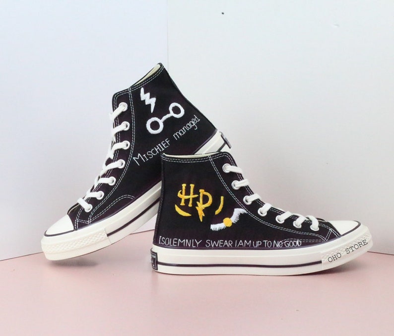 Converse high tops embroidered Halloween