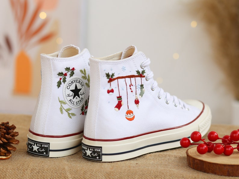 Sneakers Embroidered with Christmas Motifs