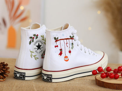 Sneakers Embroidered with Christmas Motifs