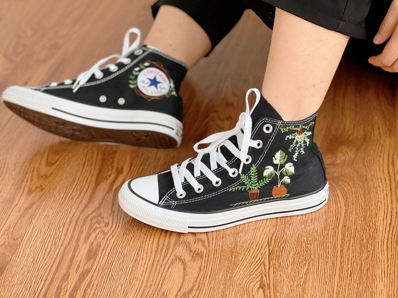 Indoor Plant Shelf Converse Embroidery
