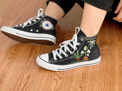Indoor Plant Shelf Converse Embroidery