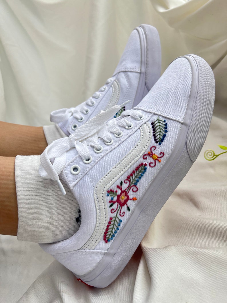 Folk Flower Converse Embroidery